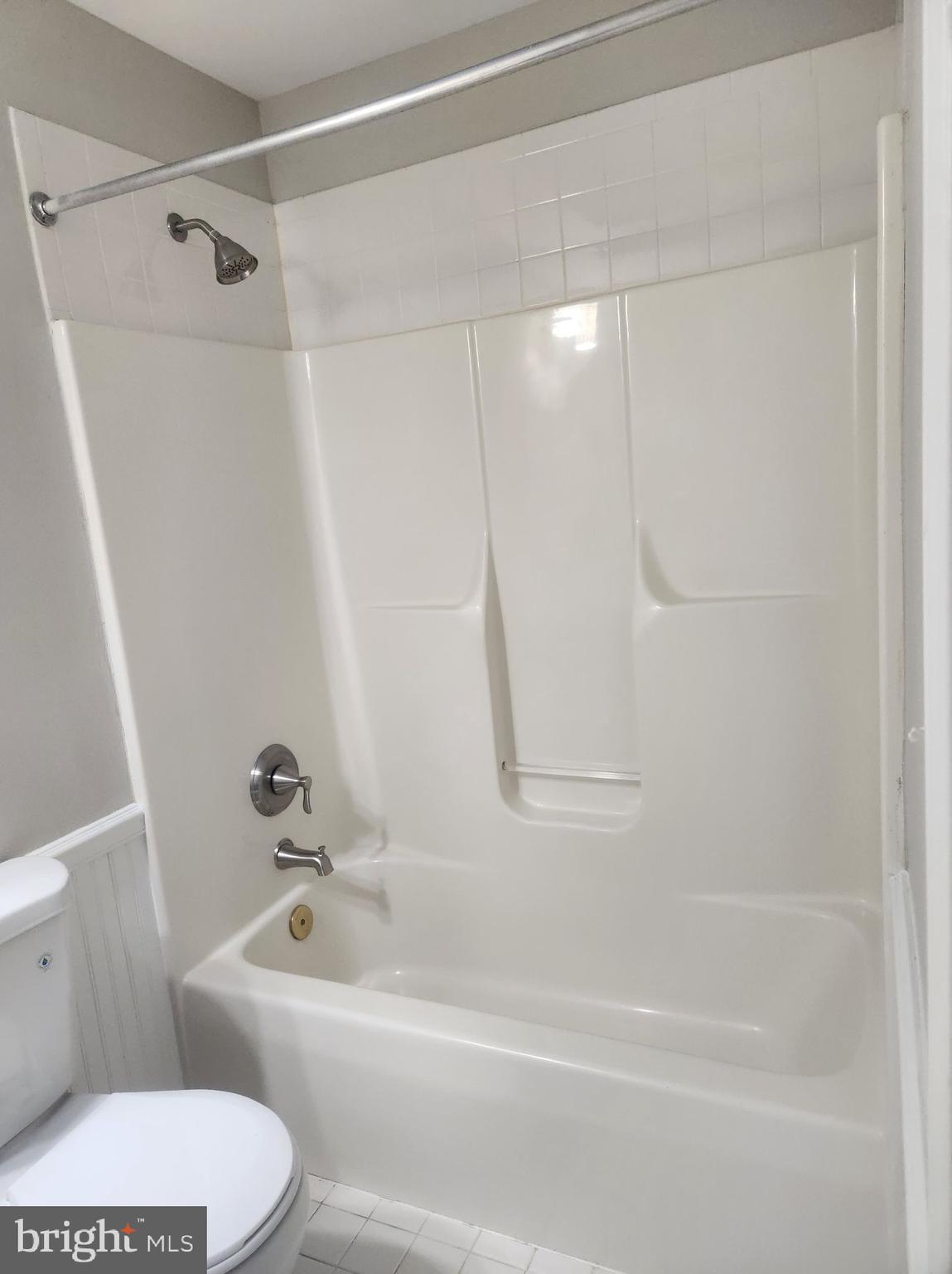 LAKE OF THE WOODS - Residential Lease