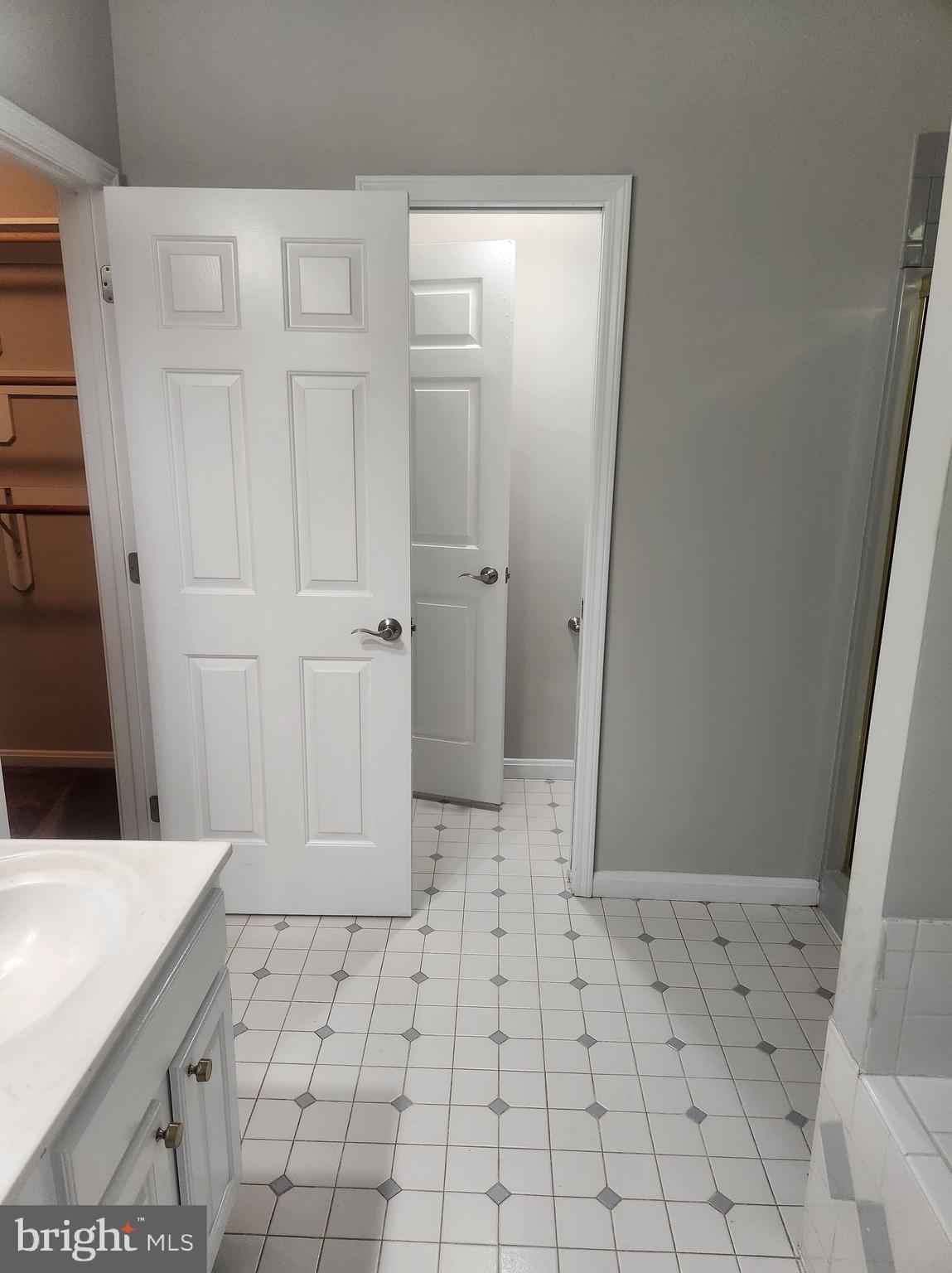 LAKE OF THE WOODS - Residential Lease