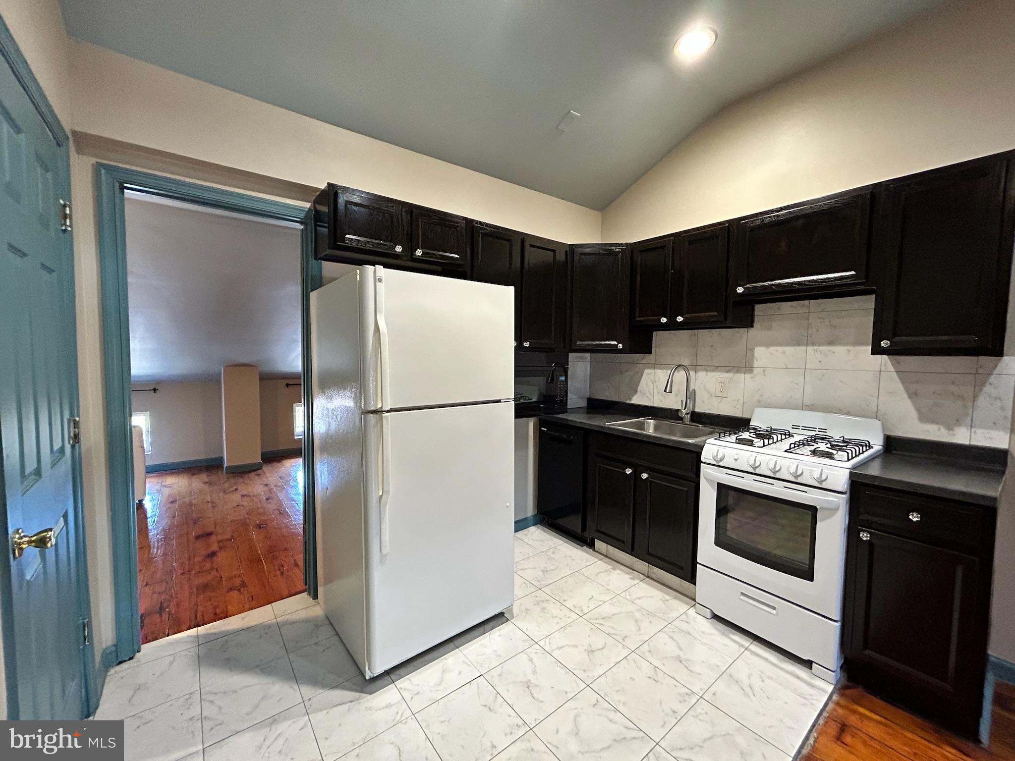 MOUNT VERNON PLACE HISTORIC DISTRICT - Residential Lease