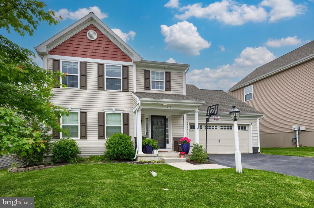 Photo of 212 Kenneth Drive, LEOLA, PA 17540 (MLS # PALA2069978)