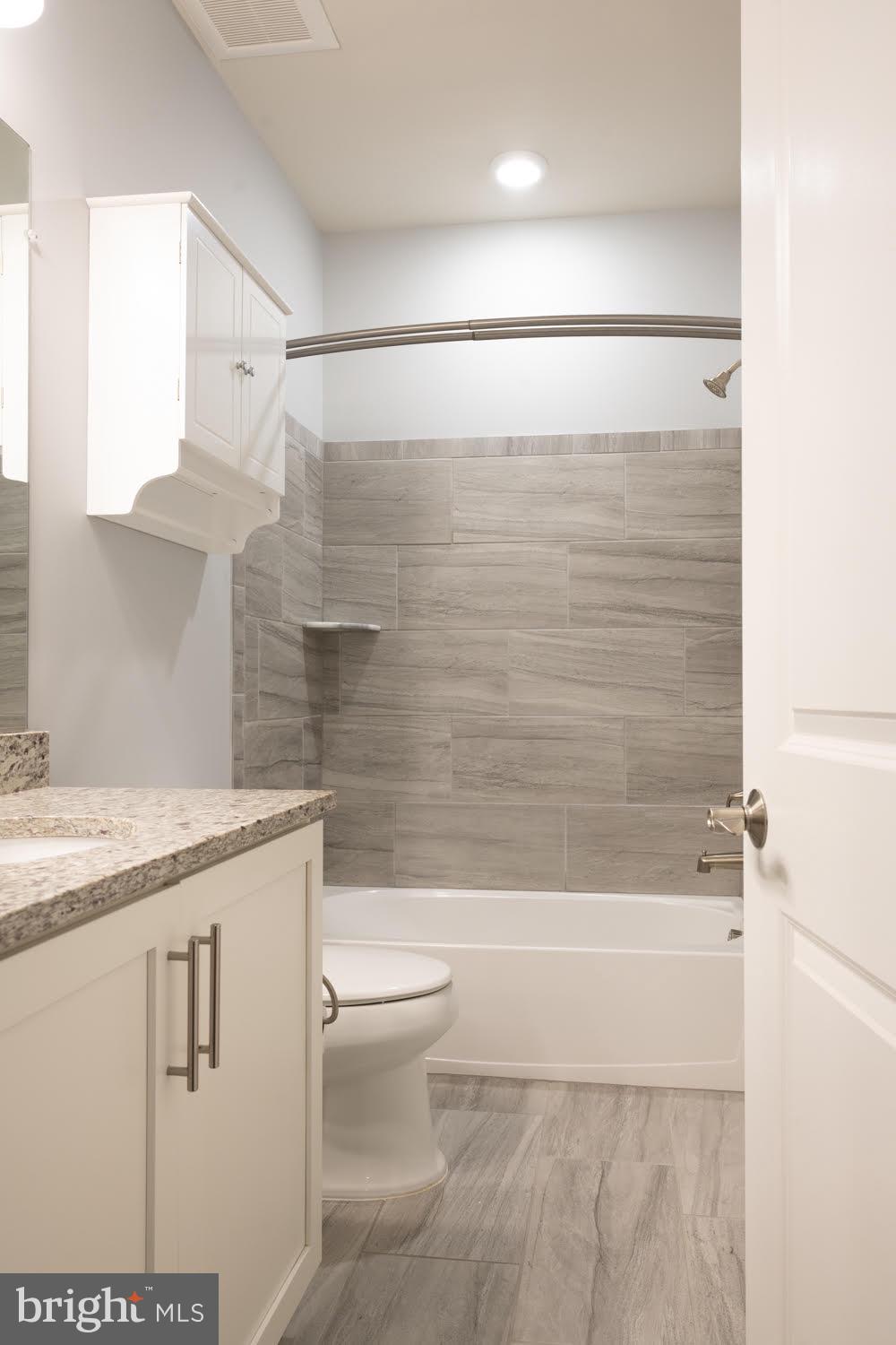 POTOMAC YARD - Residential Lease