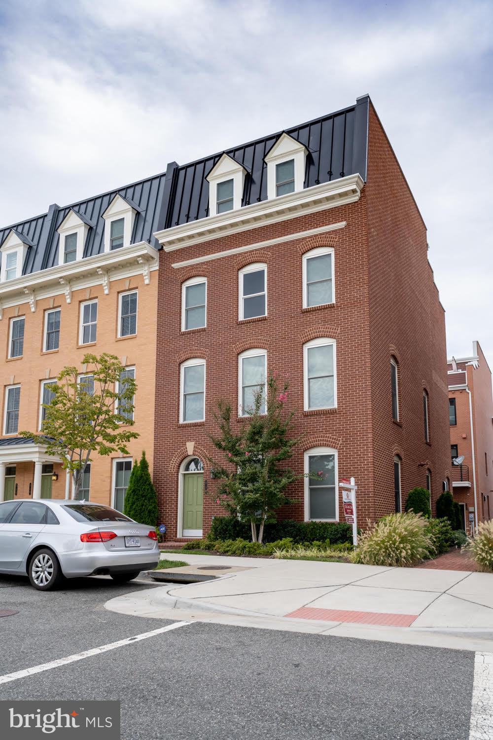 POTOMAC YARD - Residential Lease