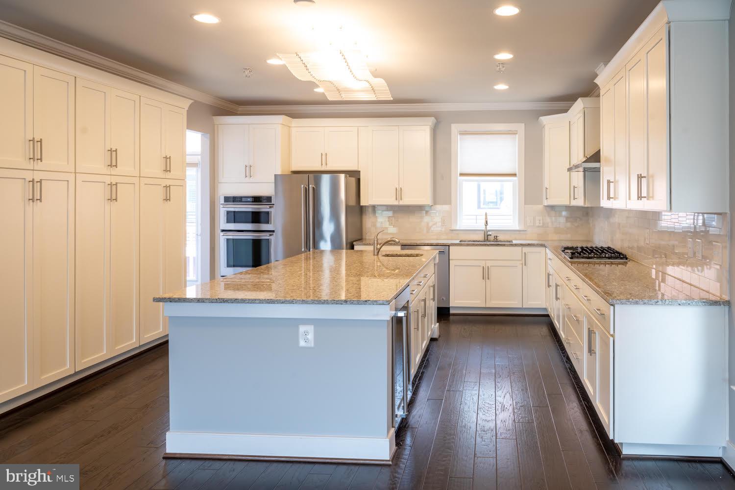 POTOMAC YARD - Residential Lease