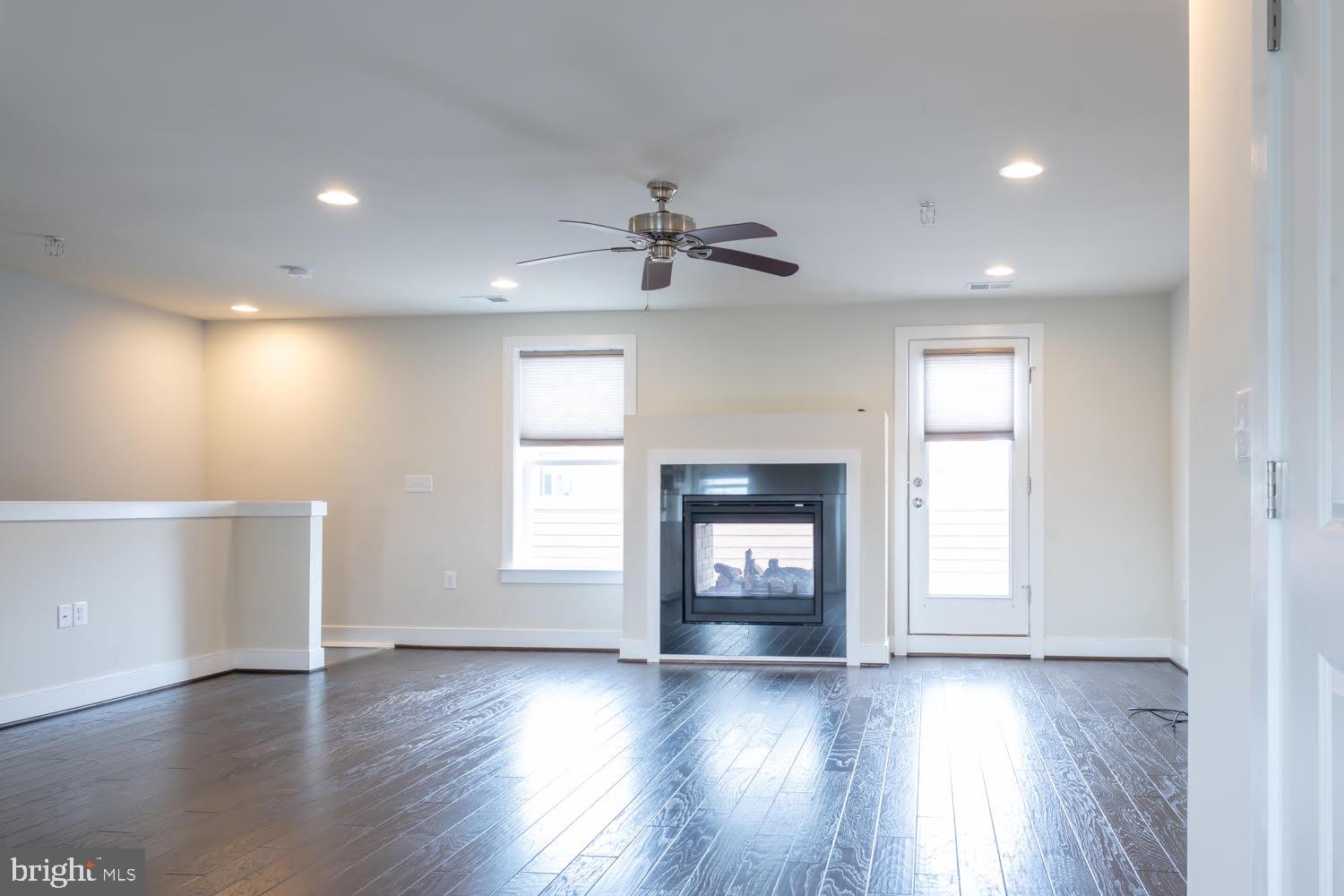 POTOMAC YARD - Residential Lease