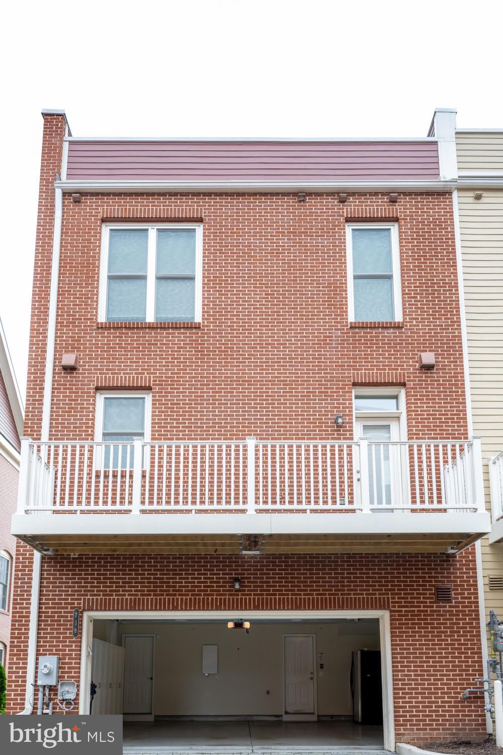 POTOMAC YARD - Residential Lease