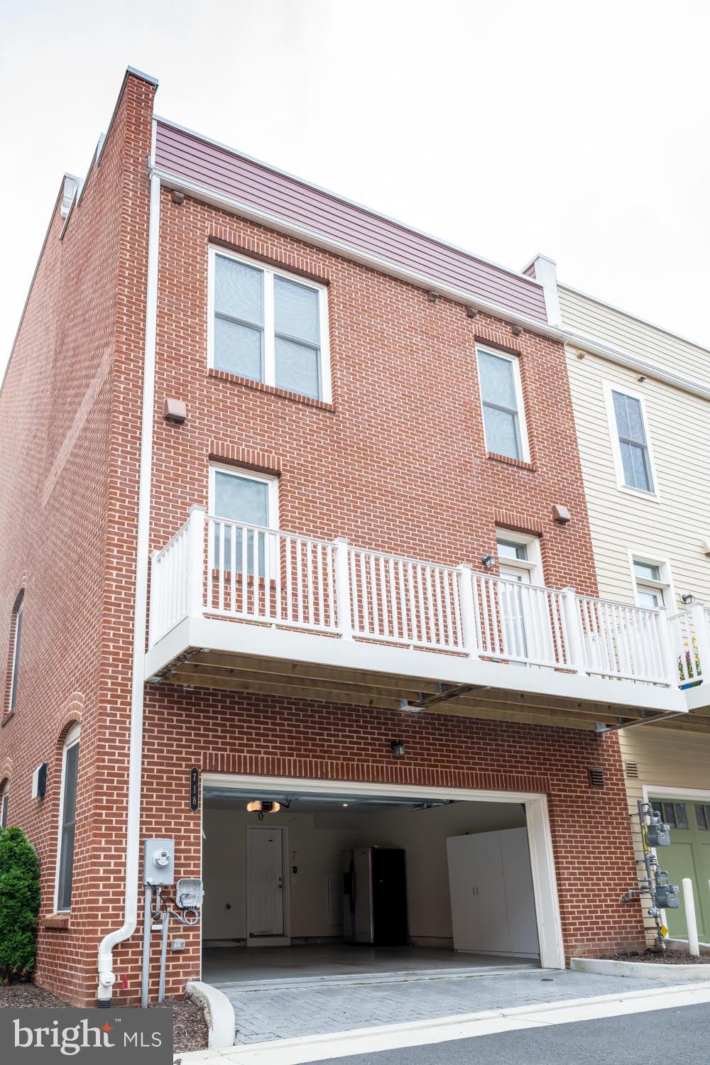 POTOMAC YARD - Residential Lease
