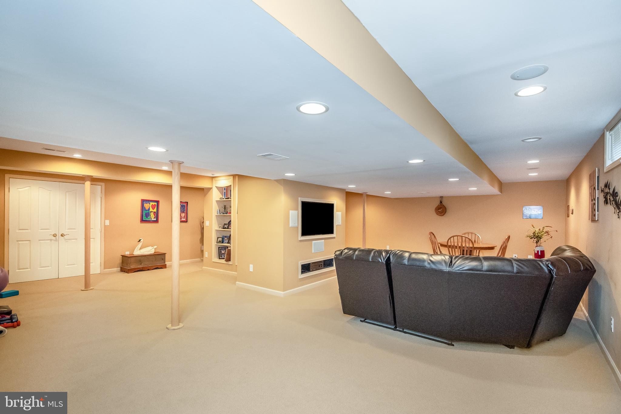 FOREST LAKES - Residential