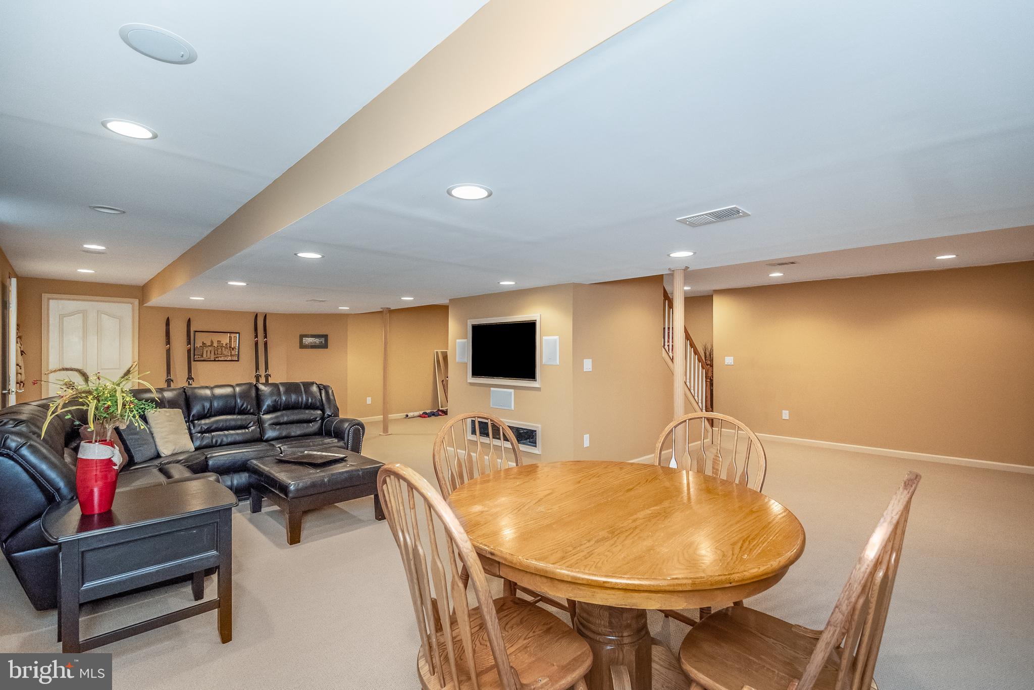 FOREST LAKES - Residential