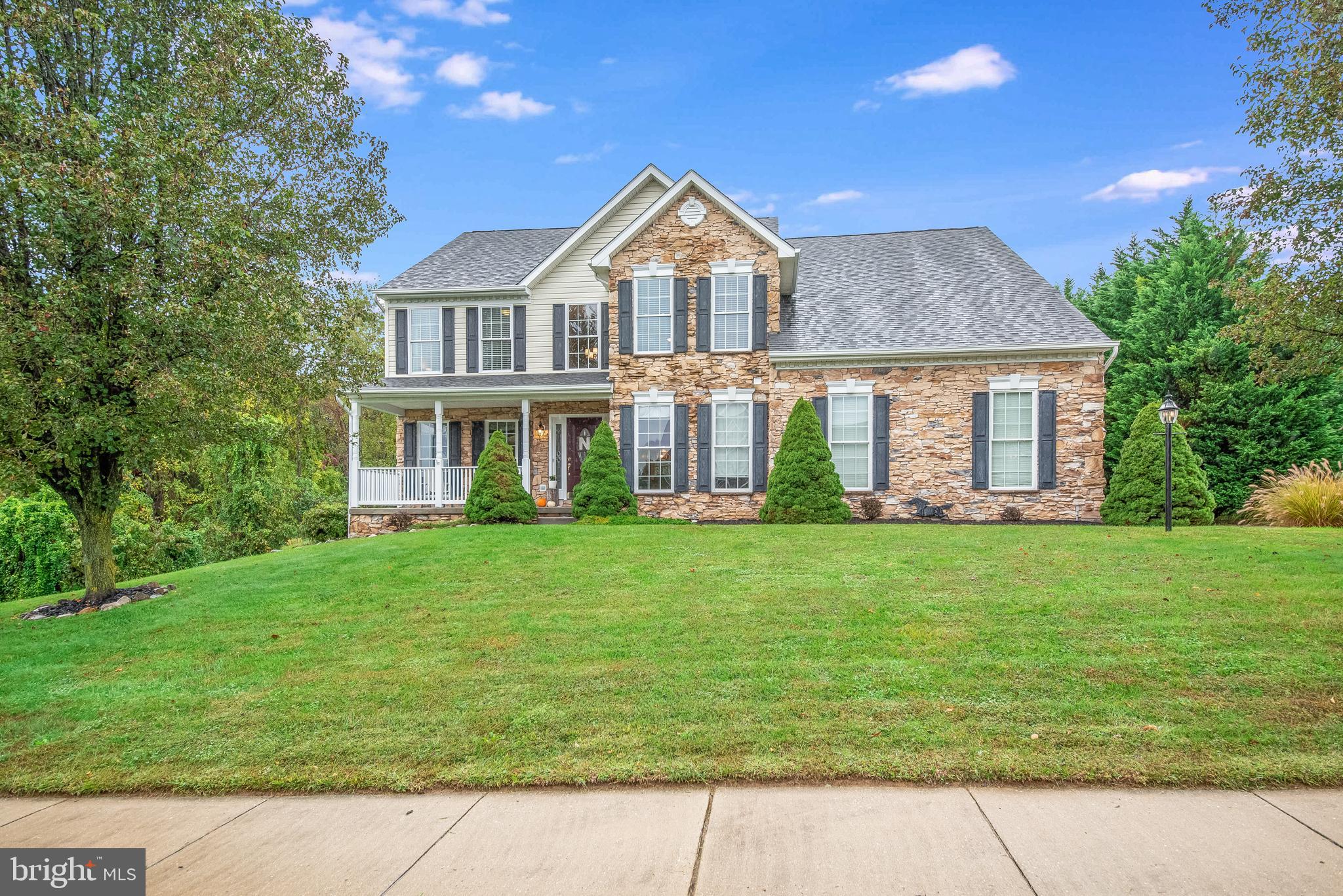 FOREST LAKES - Residential