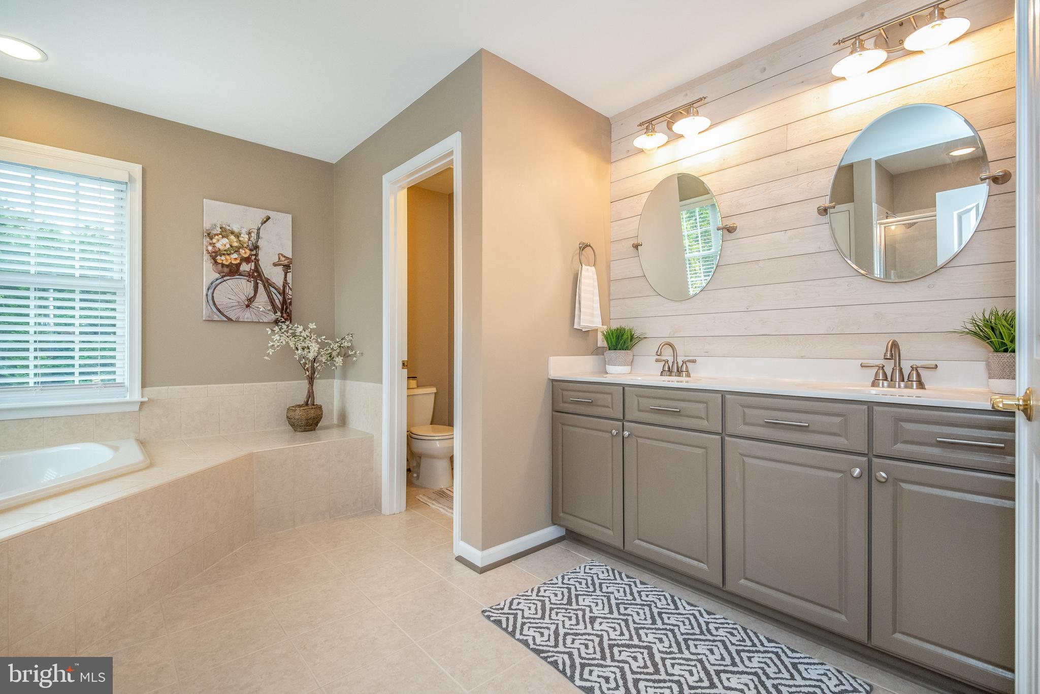 FOREST LAKES - Residential