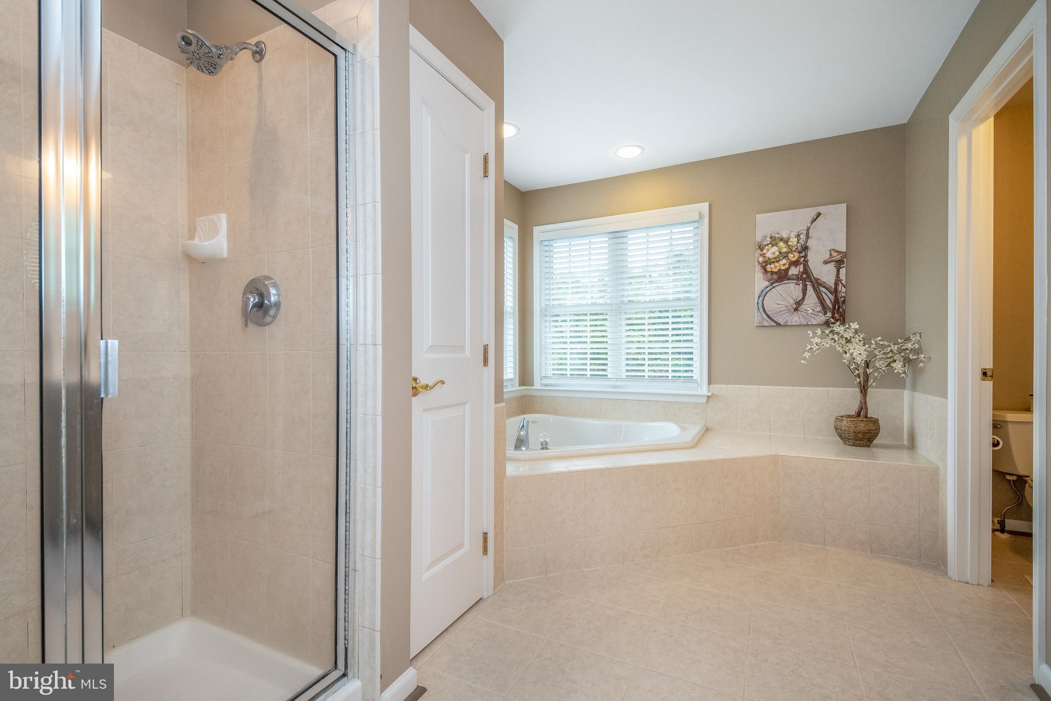 FOREST LAKES - Residential