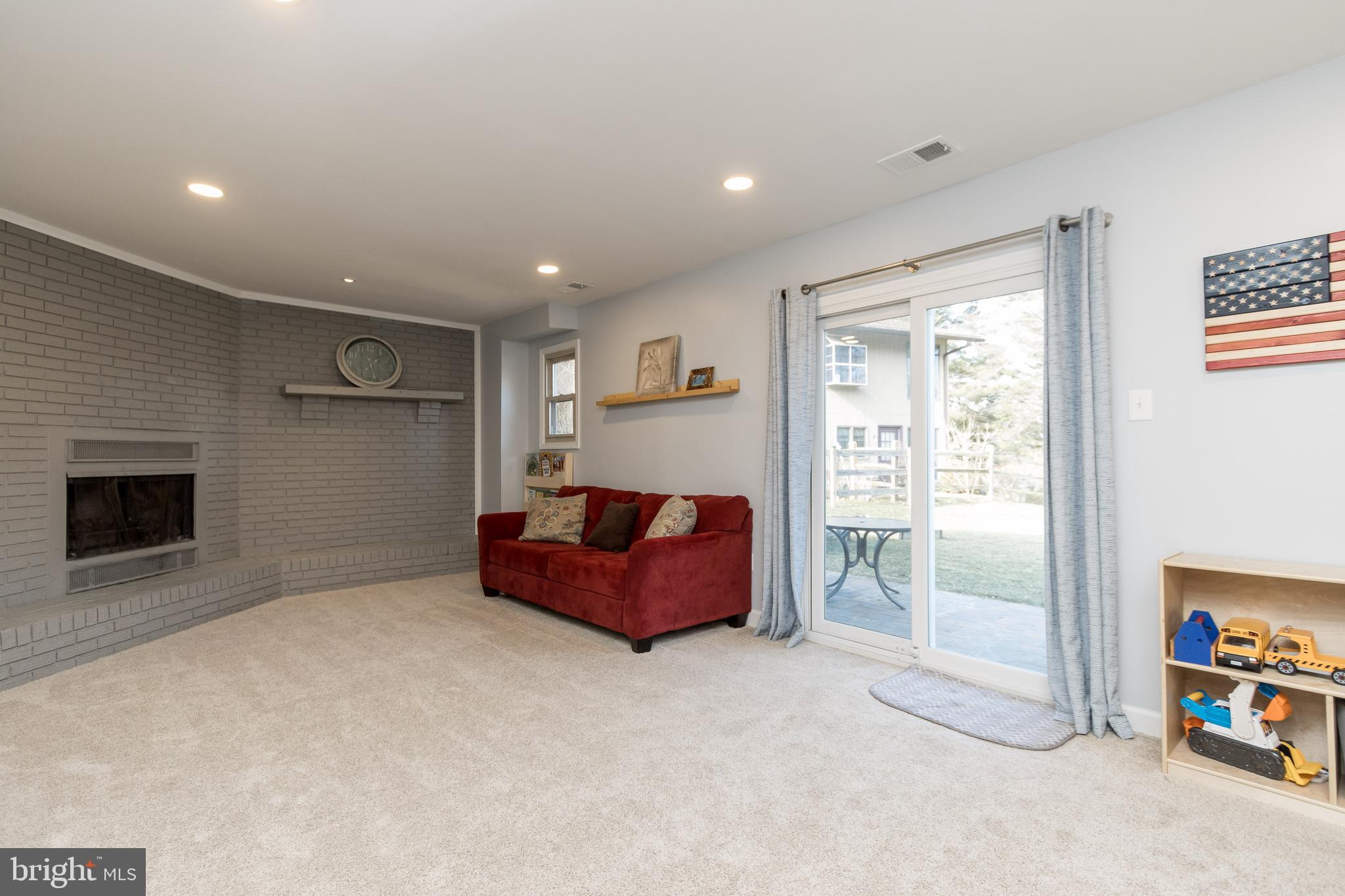 BROOKVILLE KNOLLS - Residential