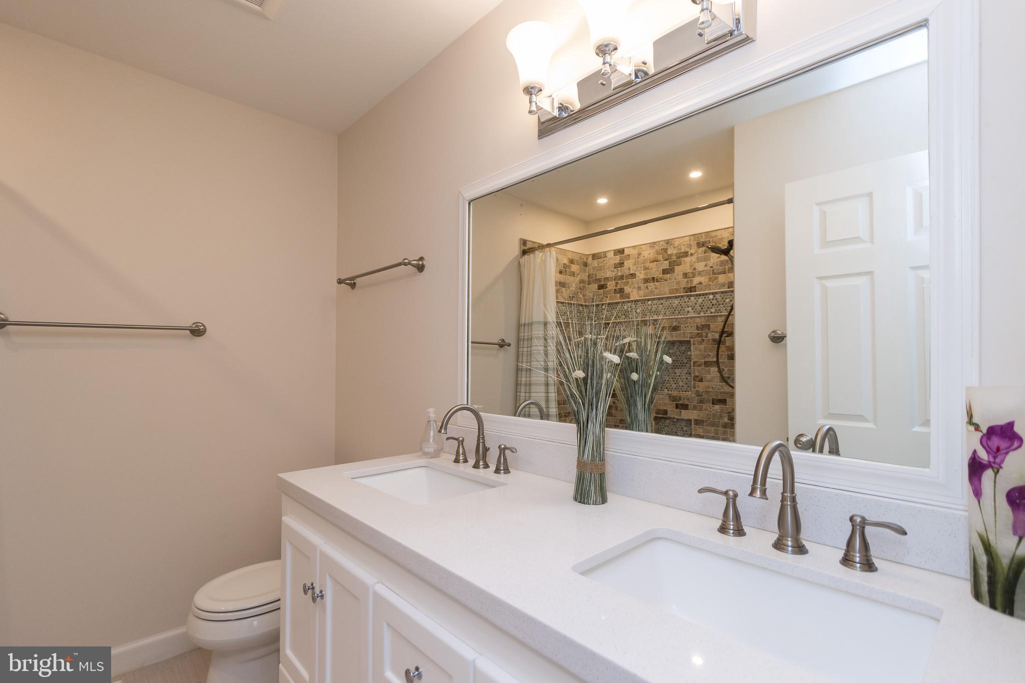 BROOKVILLE KNOLLS - Residential