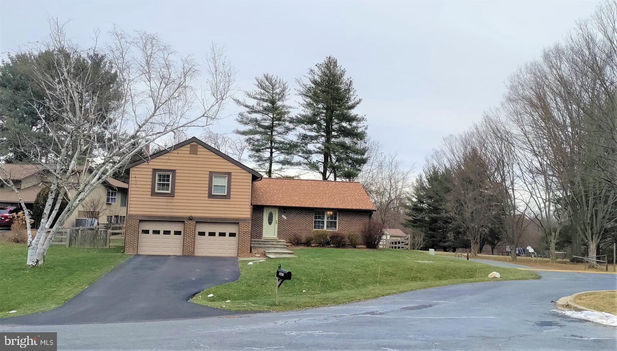 BROOKVILLE KNOLLS - Residential