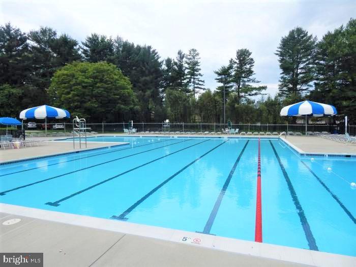 BROOKVILLE KNOLLS - Residential