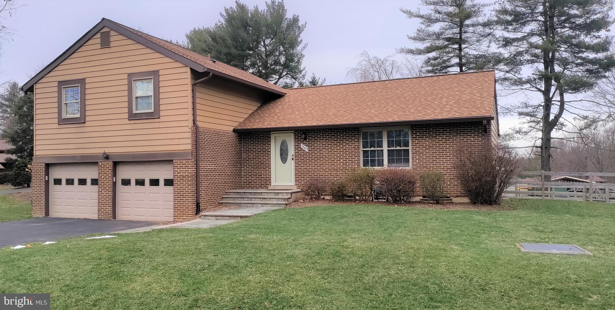 BROOKVILLE KNOLLS - Residential