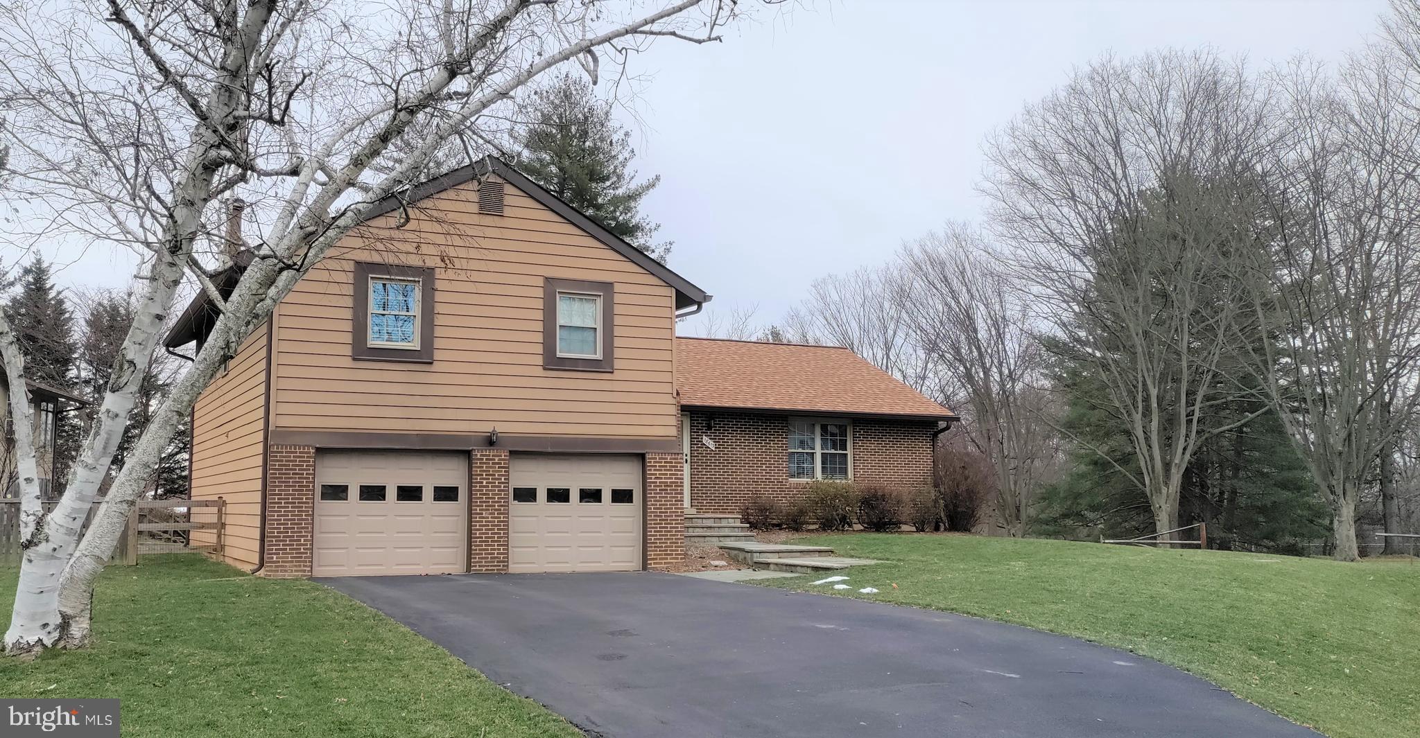 BROOKVILLE KNOLLS - Residential