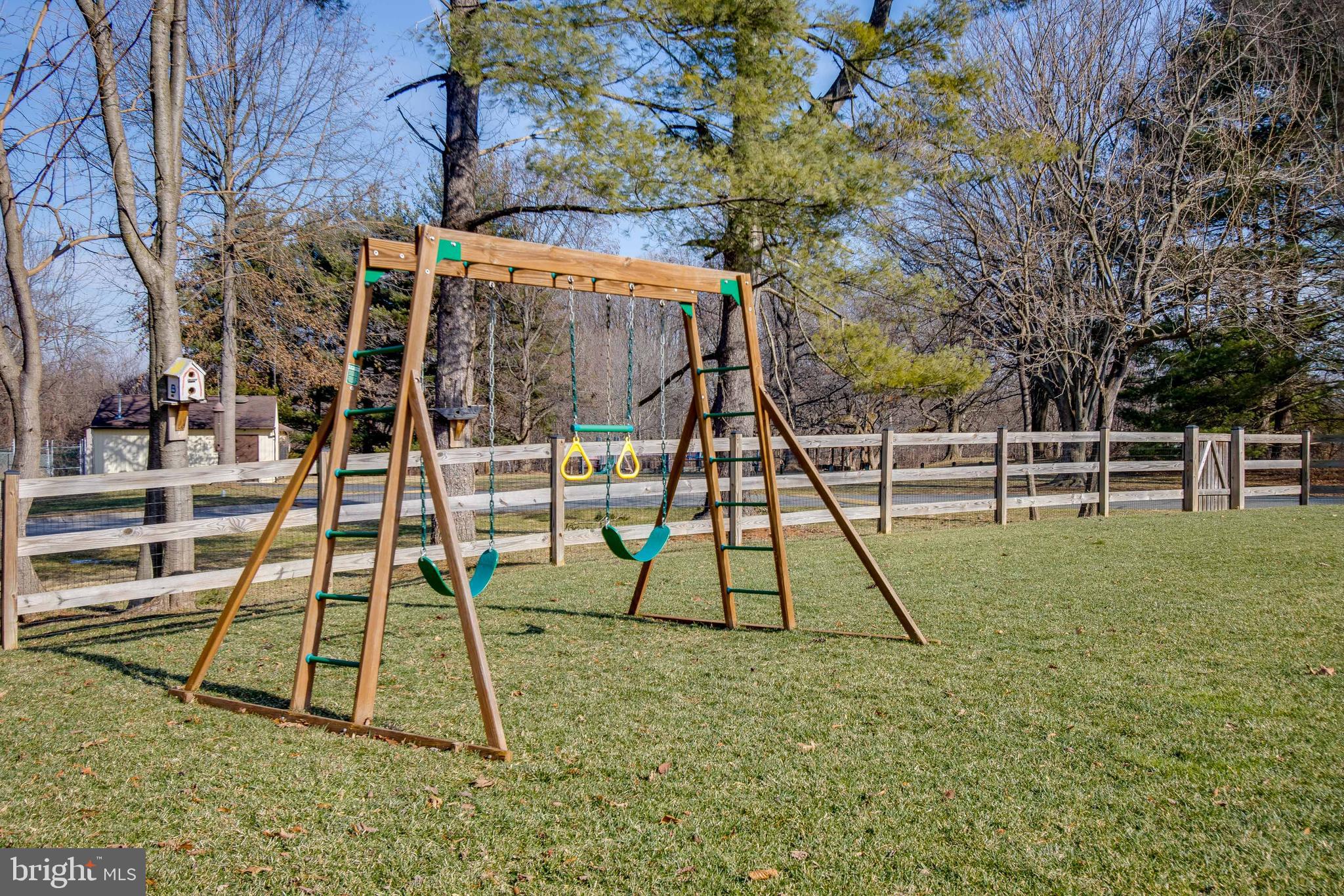 BROOKVILLE KNOLLS - Residential