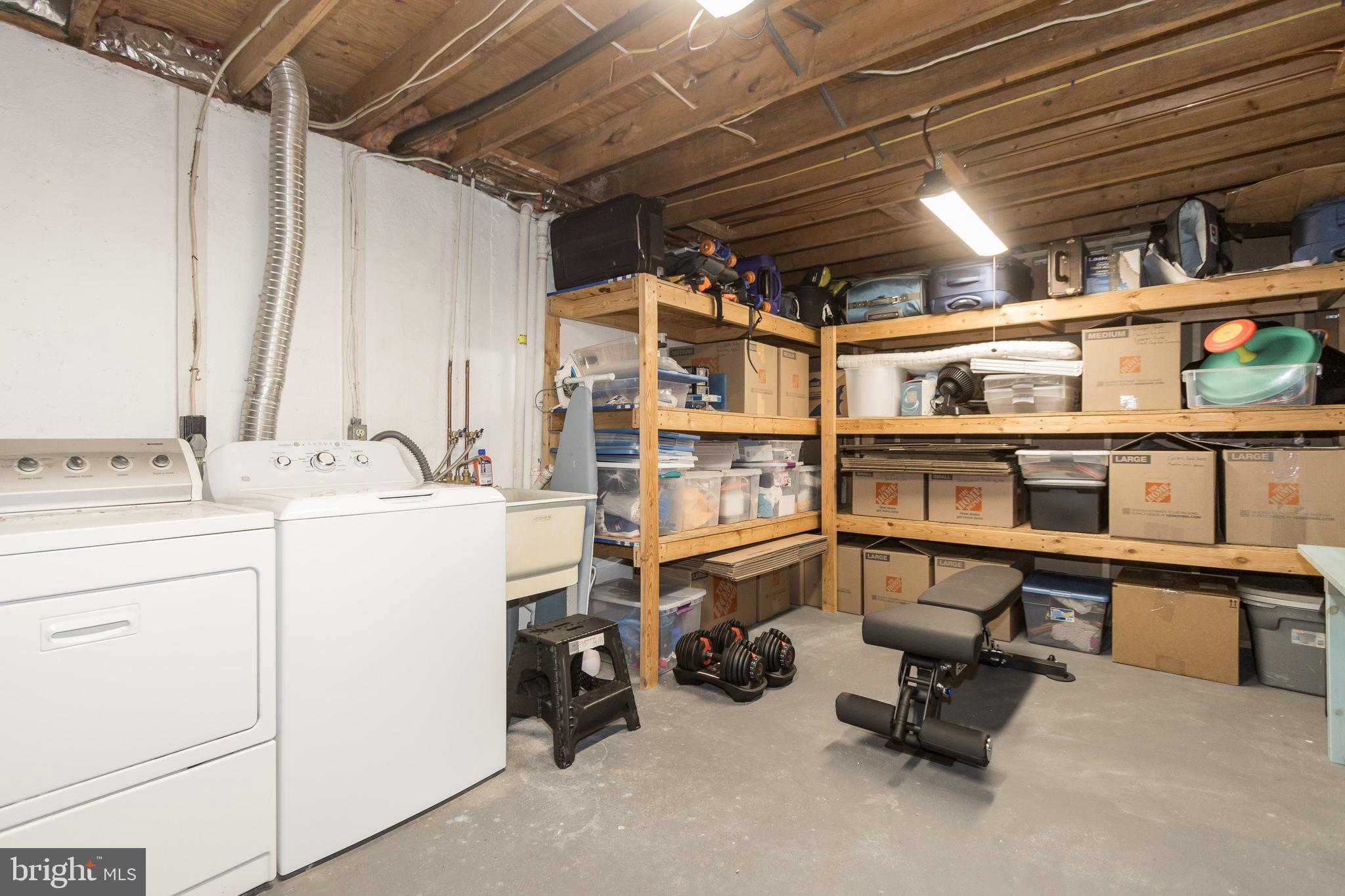 BROOKVILLE KNOLLS - Residential