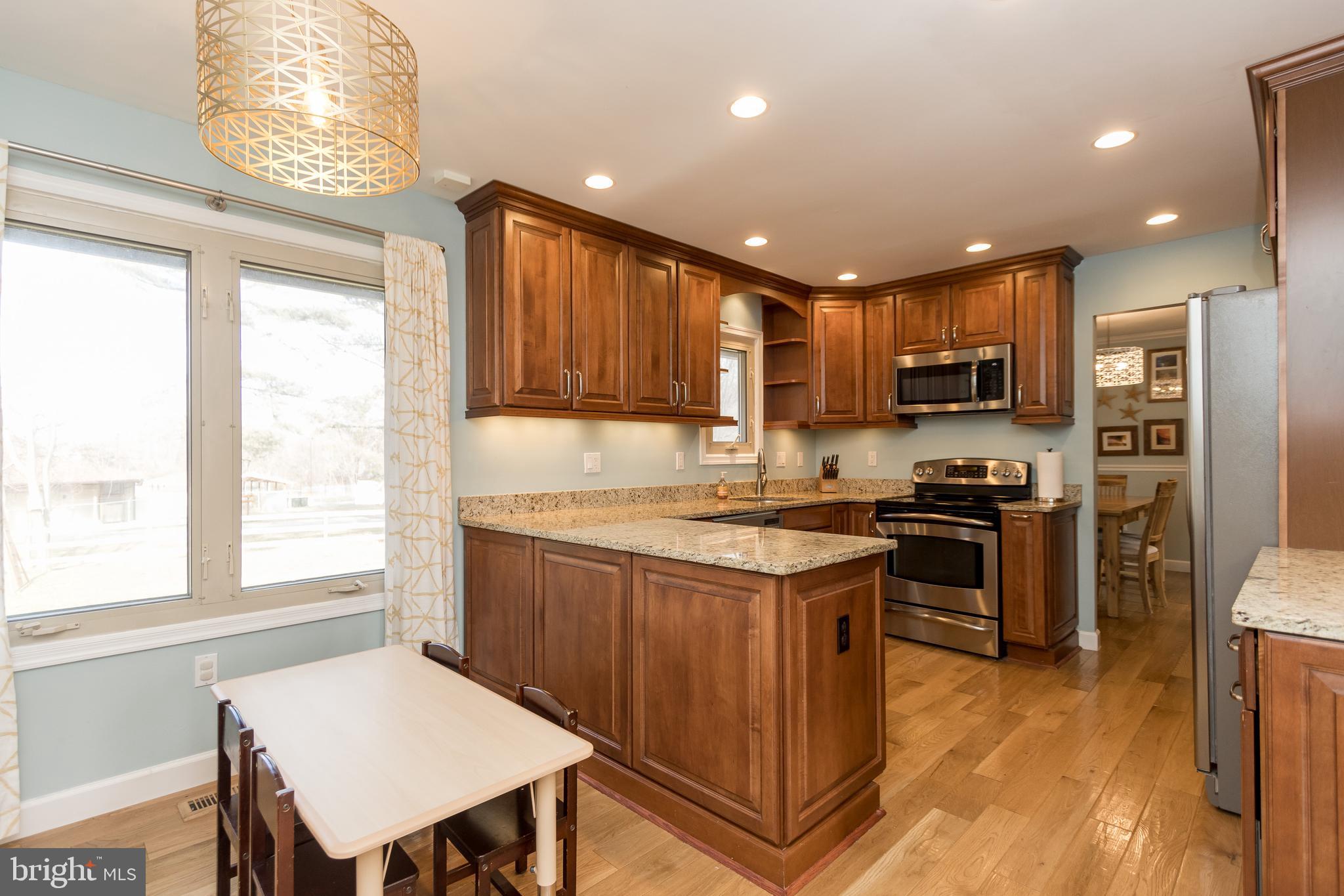 BROOKVILLE KNOLLS - Residential