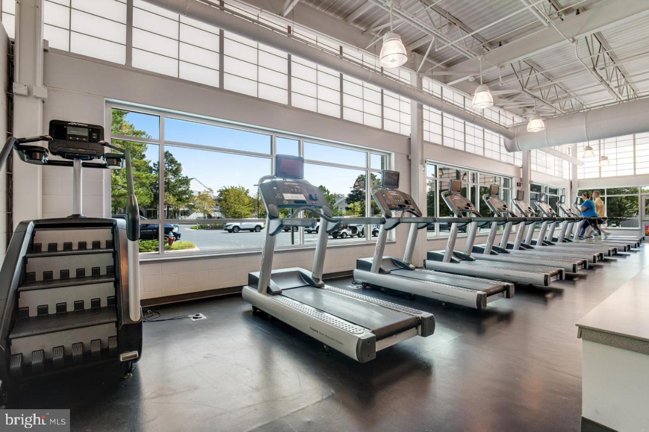 SEA COLONY WEST - Residential