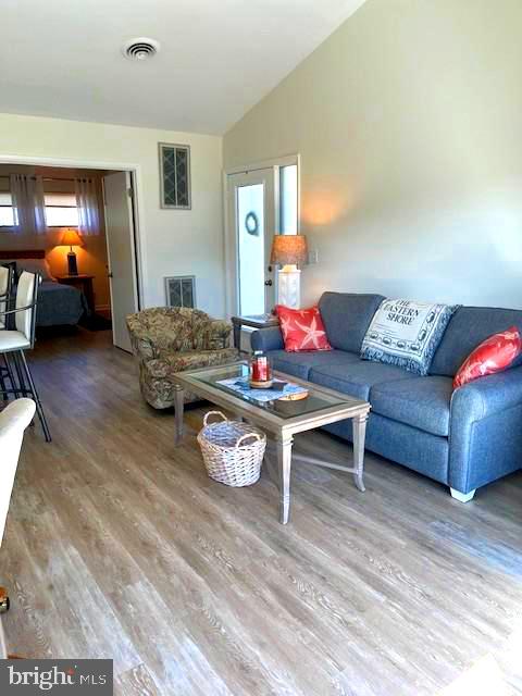 SEA COLONY WEST - Residential