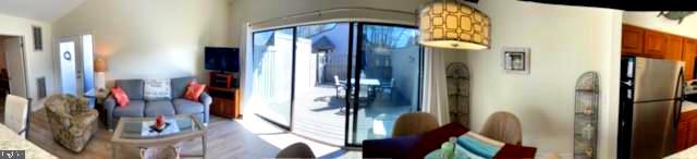 SEA COLONY WEST - Residential