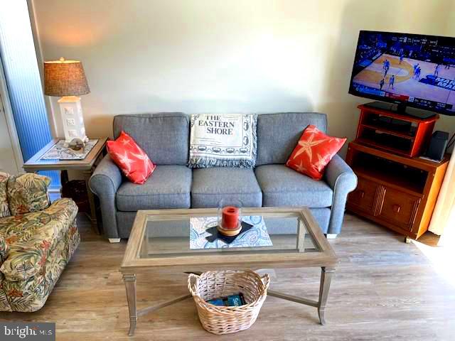 SEA COLONY WEST - Residential