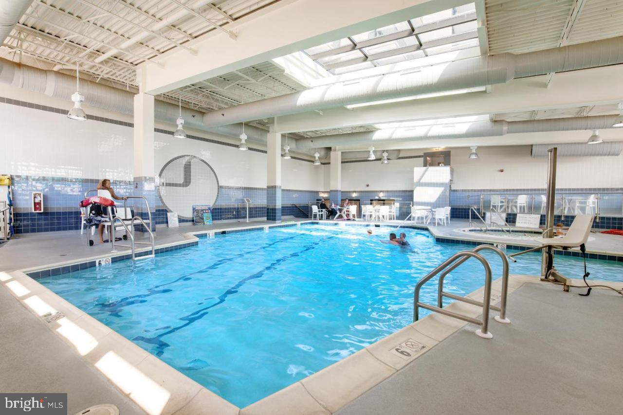 SEA COLONY WEST - Residential