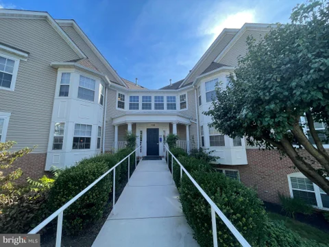 MLS: MDHR2060588