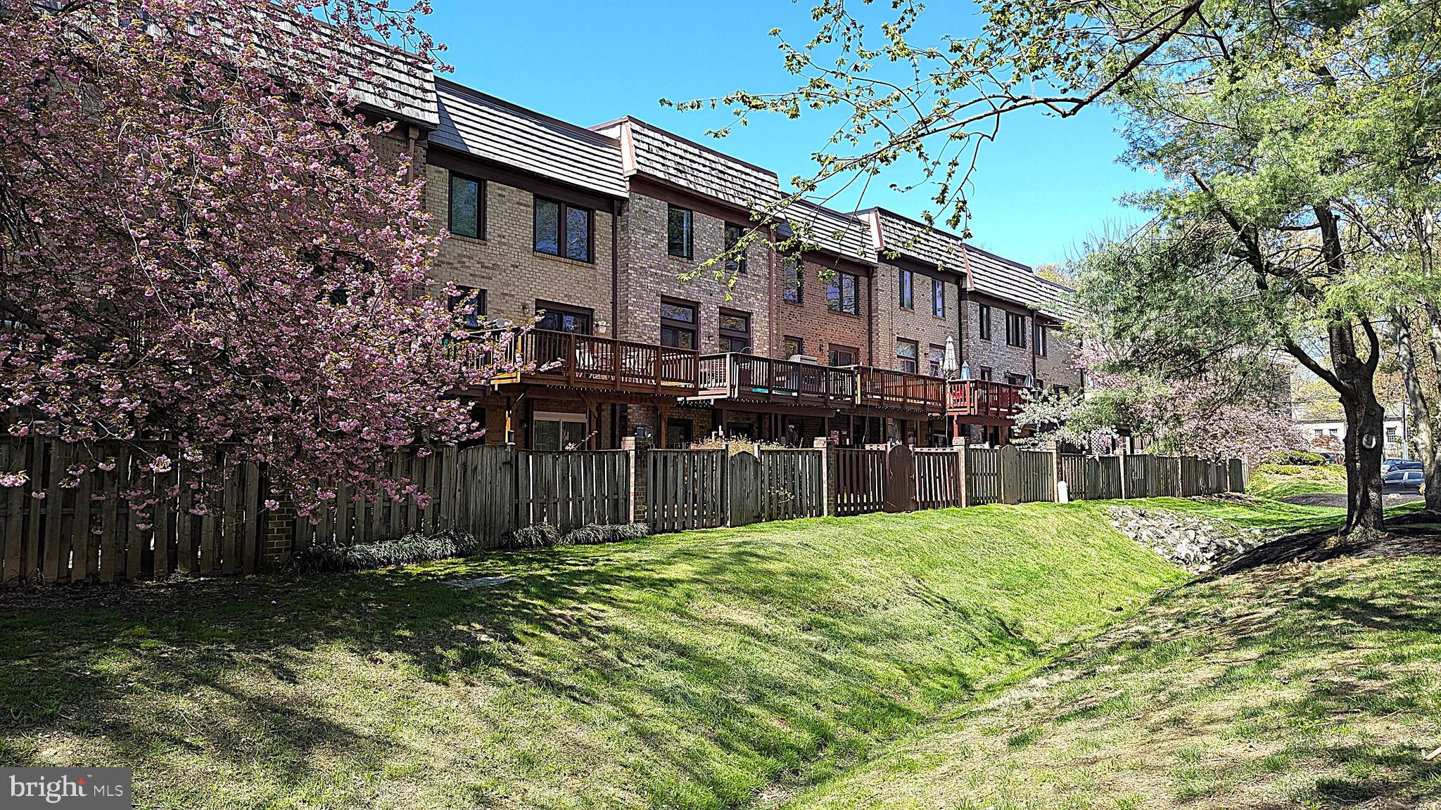 CHERRYWOOD SQUARE - Residential