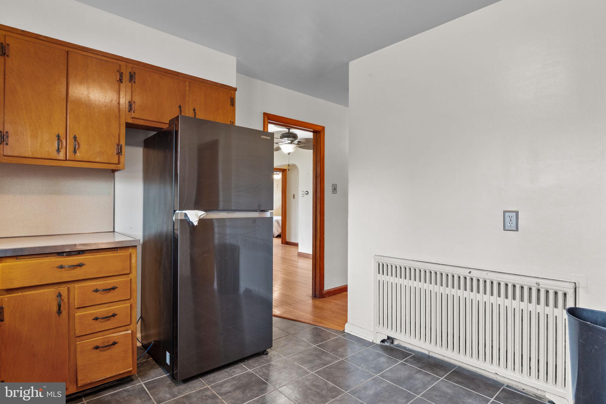 MAKEFIELD VILLAGE - Residential