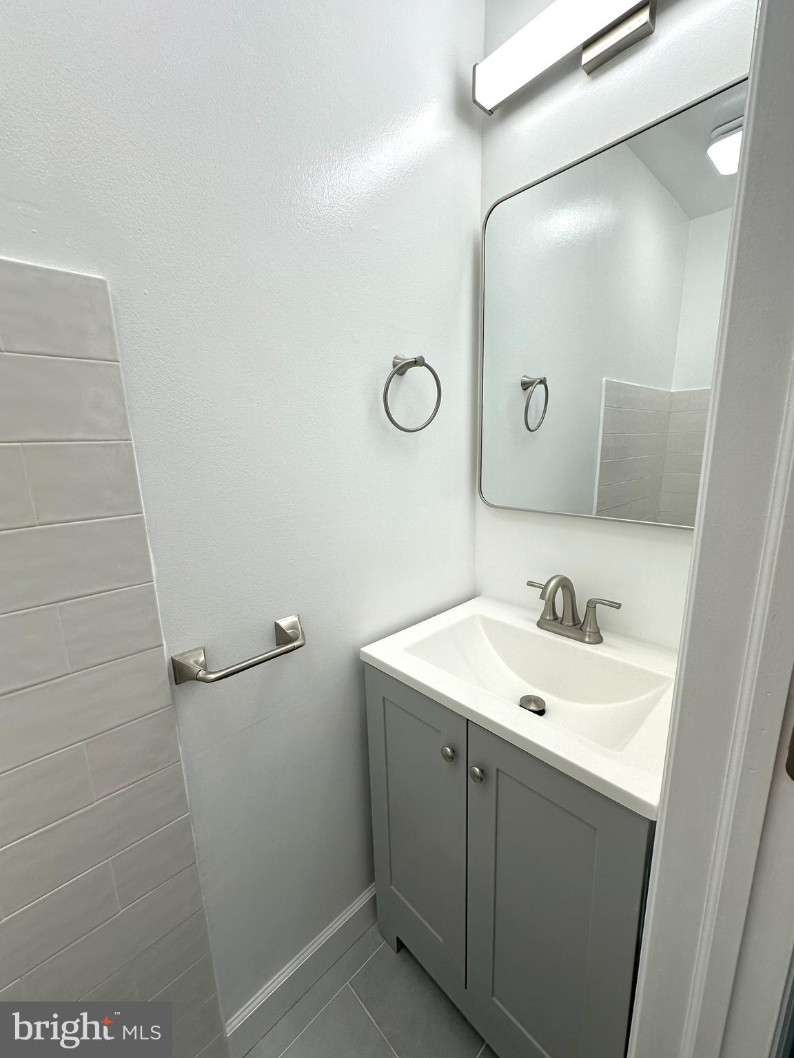 STEVENSON SQUARE - Residential Lease