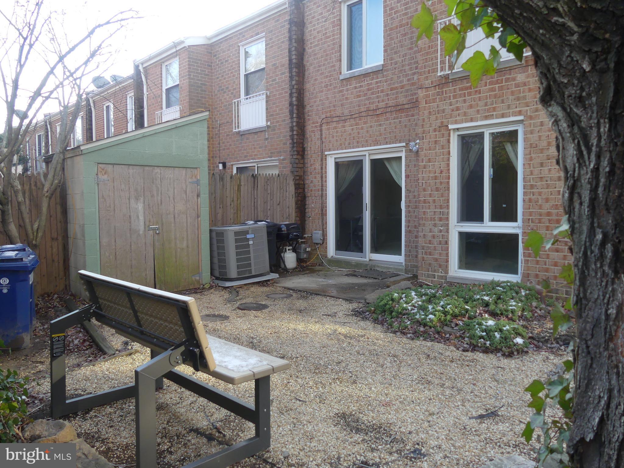 STEVENSON SQUARE - Residential Lease