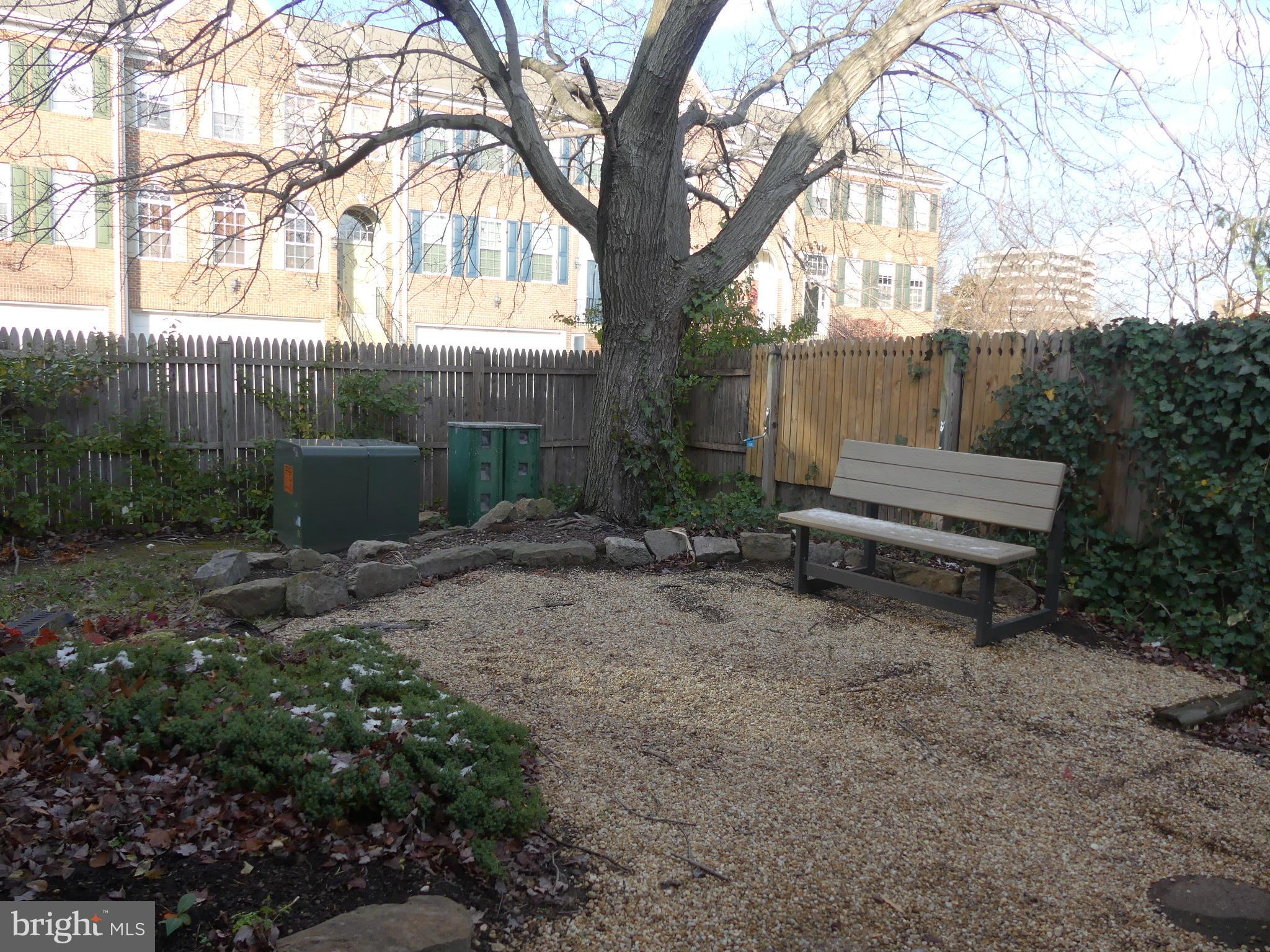 STEVENSON SQUARE - Residential Lease