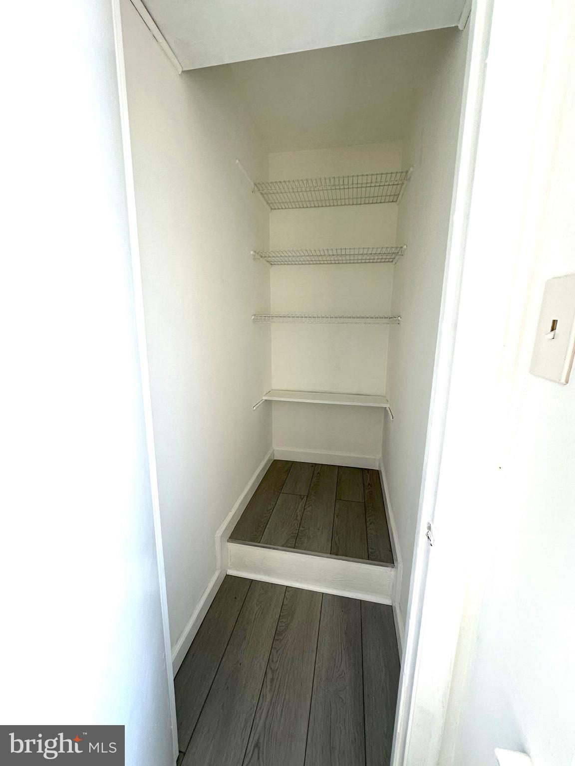 STEVENSON SQUARE - Residential Lease