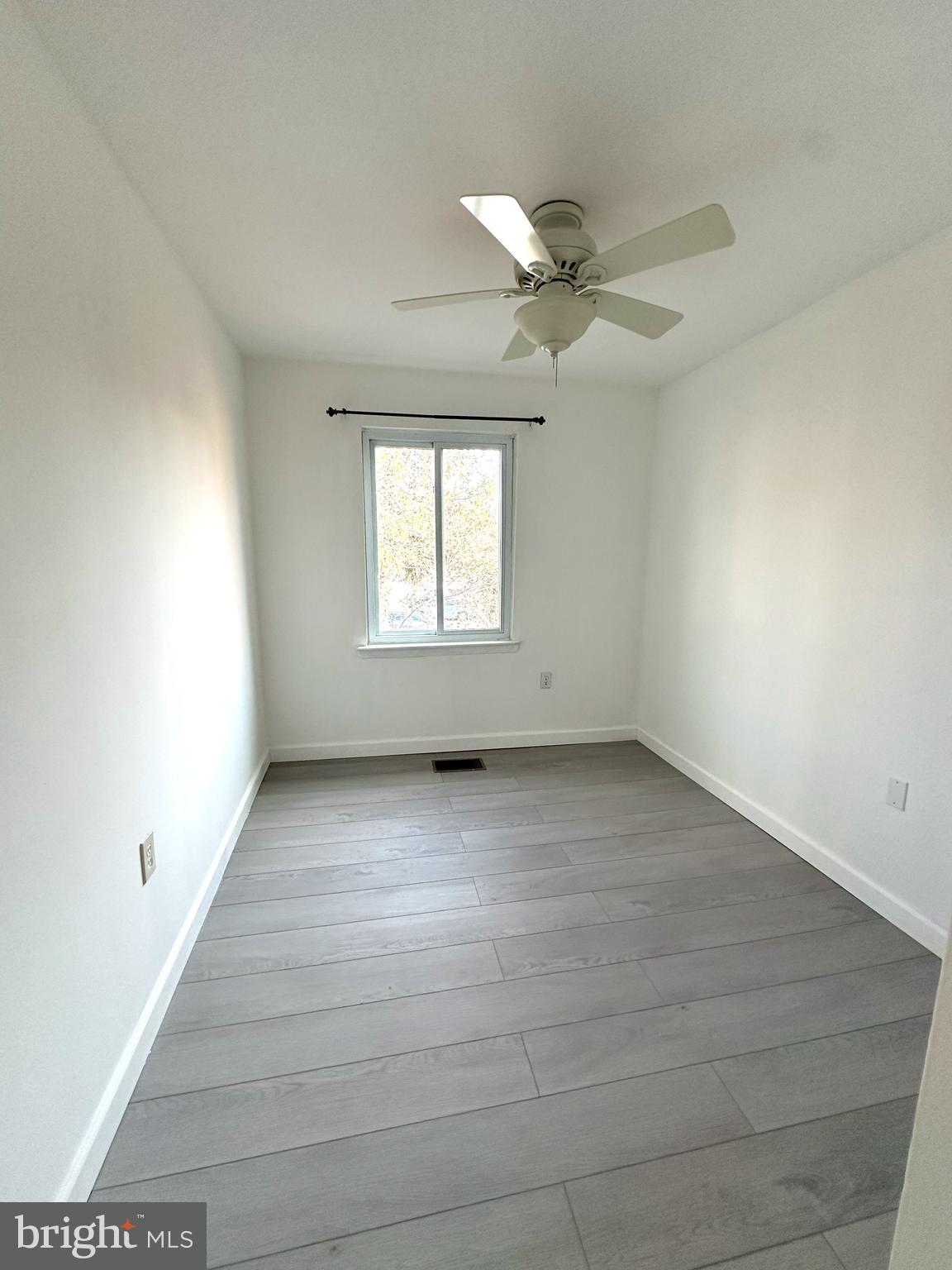 STEVENSON SQUARE - Residential Lease