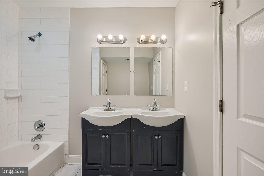 HARFORD PARK - Residential Lease