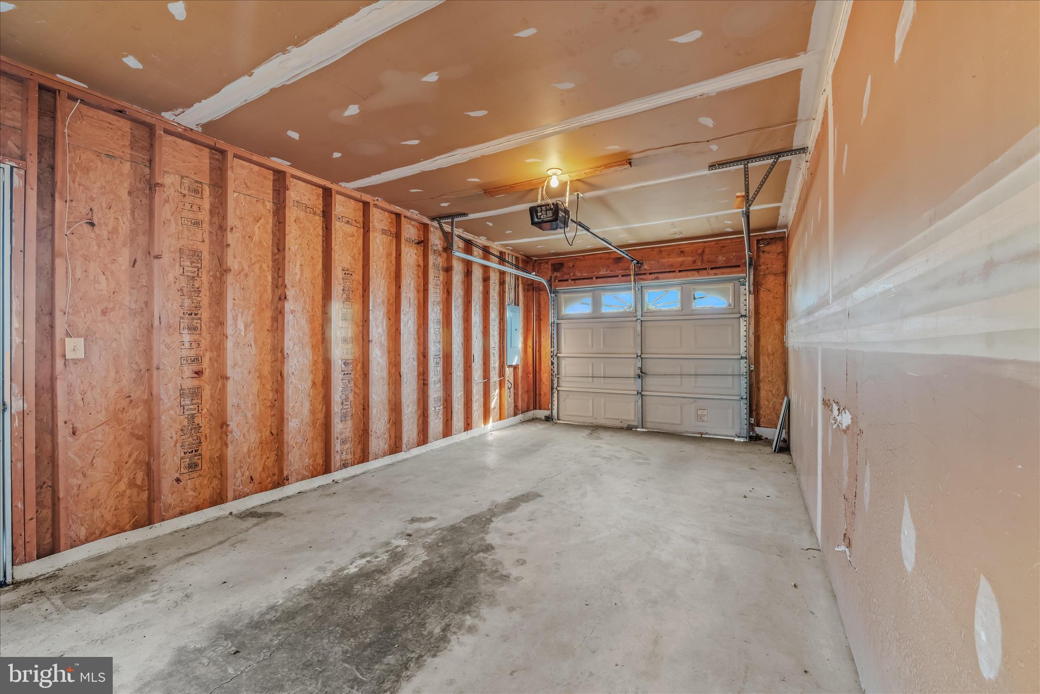 DOUGLAS OAKS - Residential