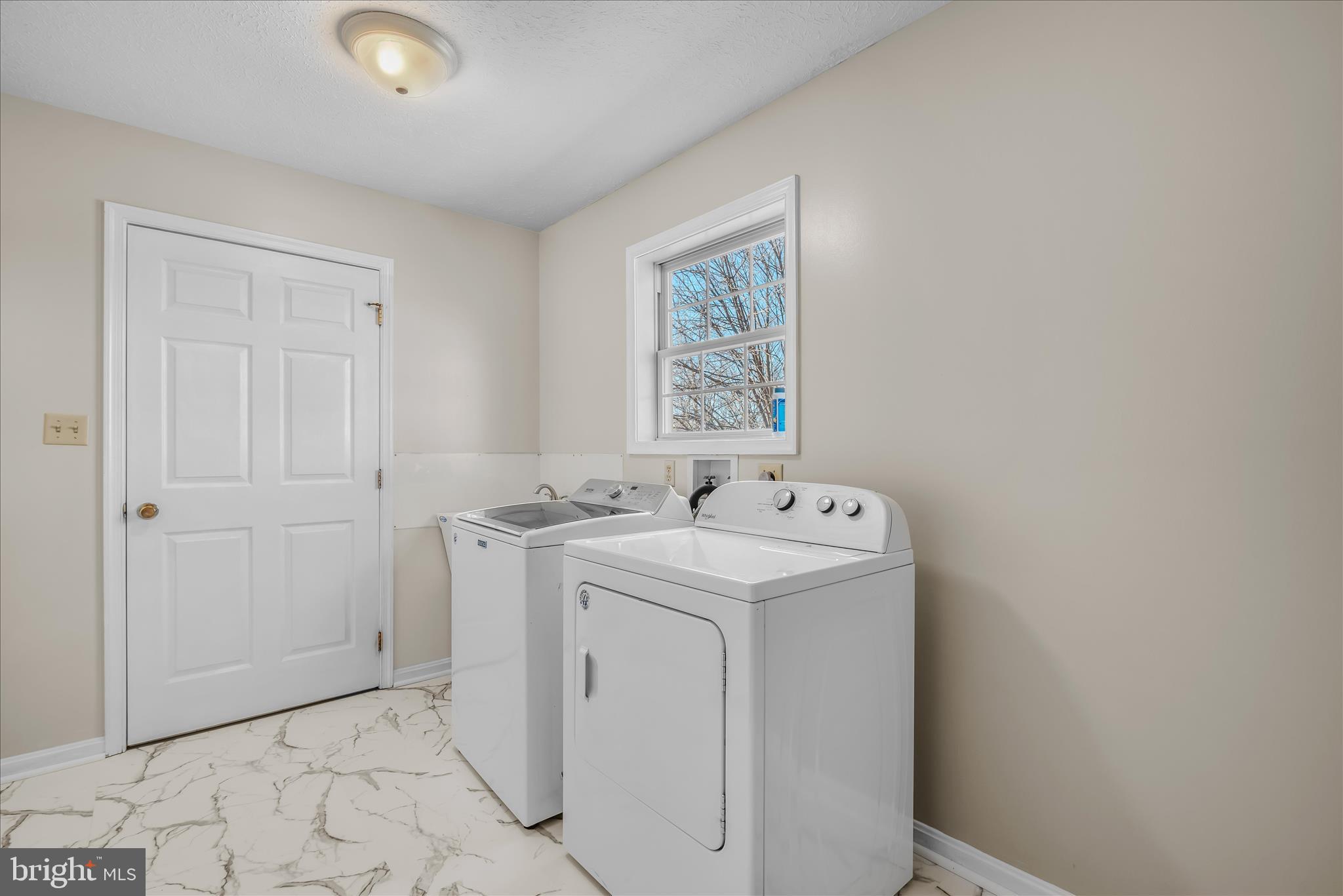 DOUGLAS OAKS - Residential