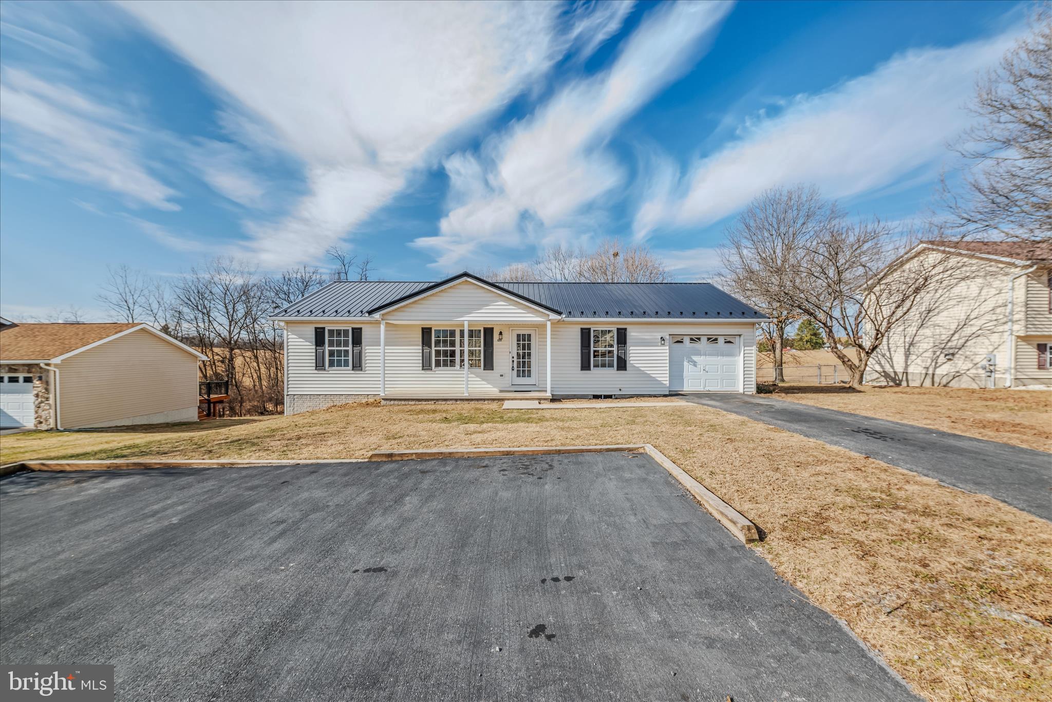 DOUGLAS OAKS - Residential