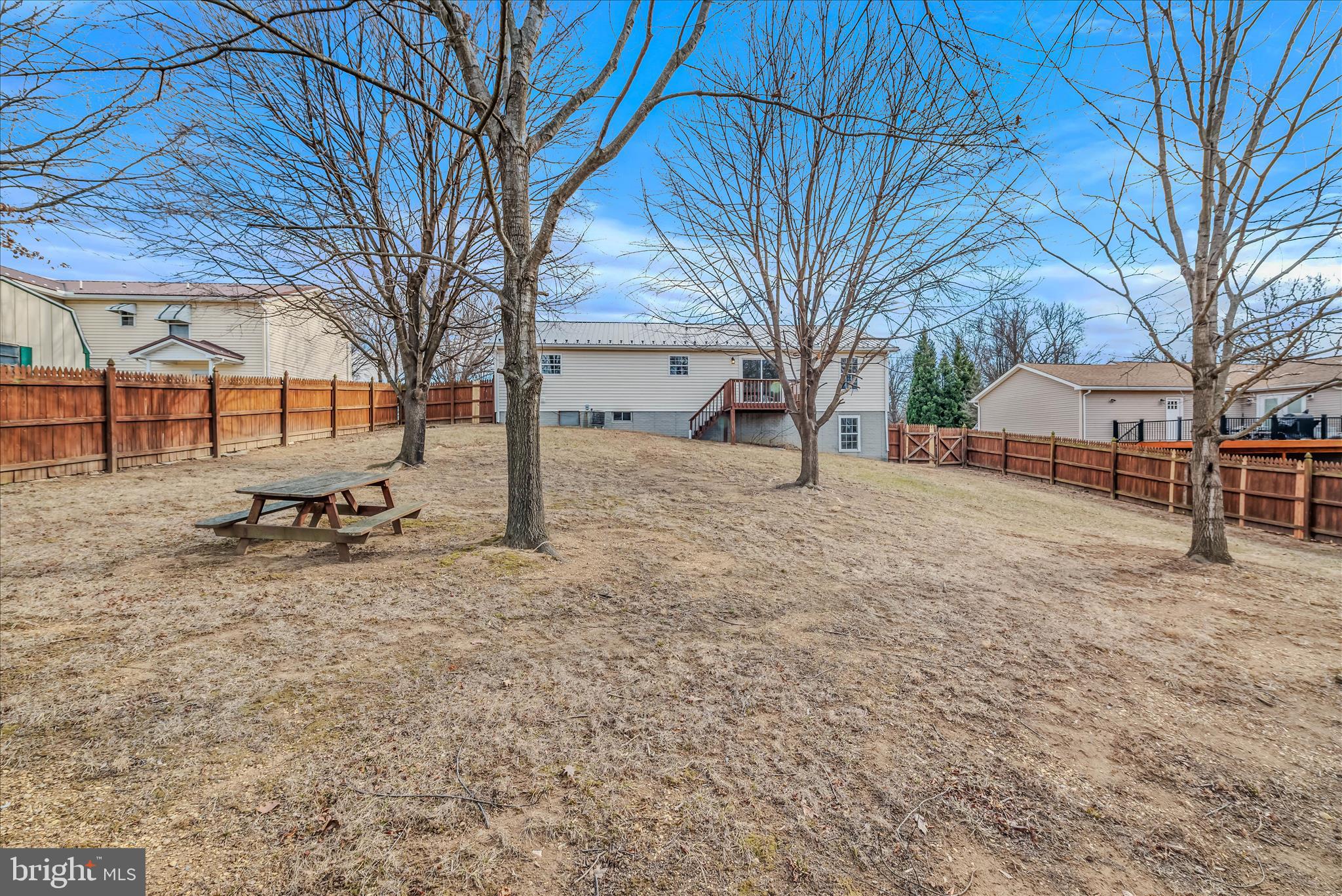 DOUGLAS OAKS - Residential