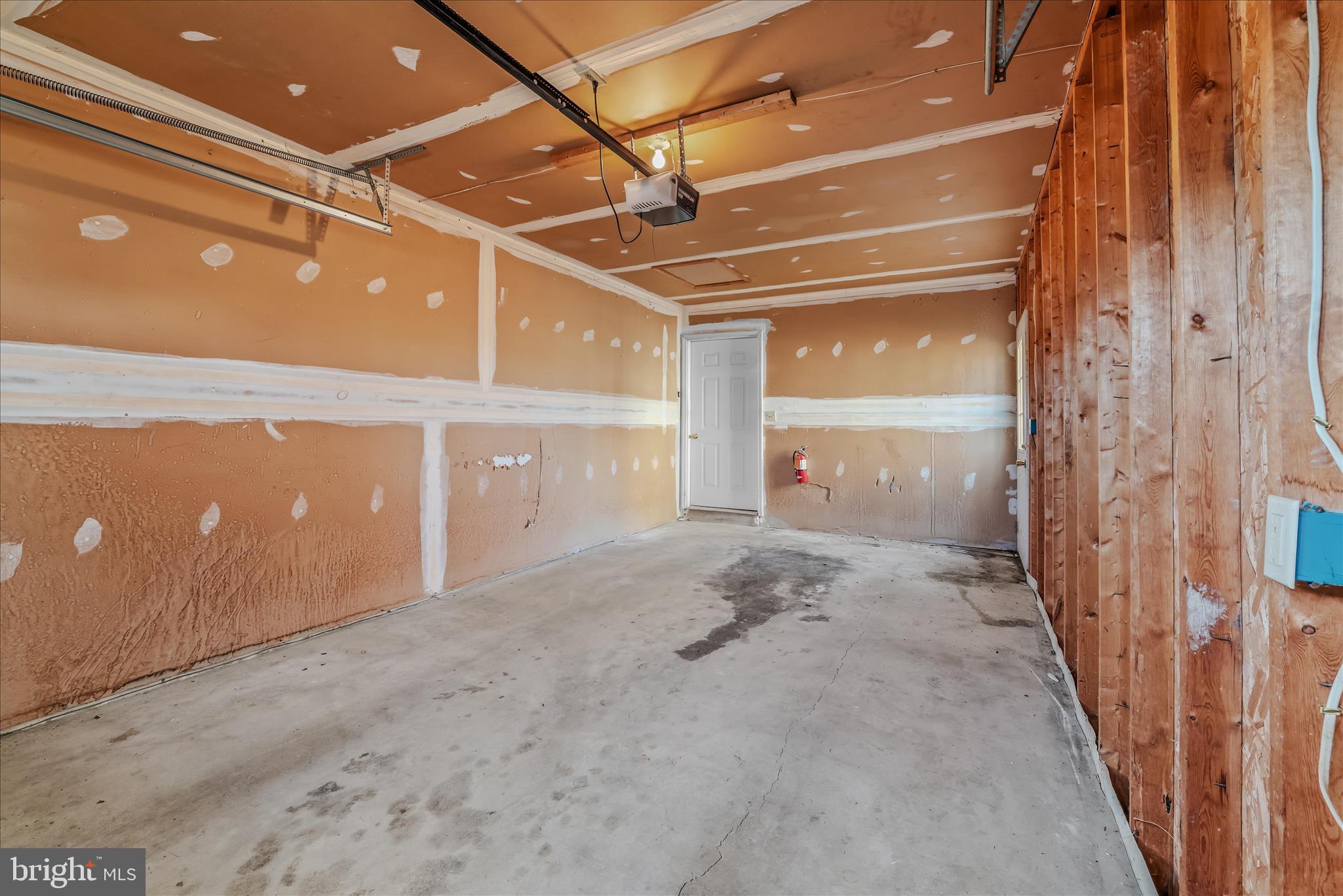 DOUGLAS OAKS - Residential