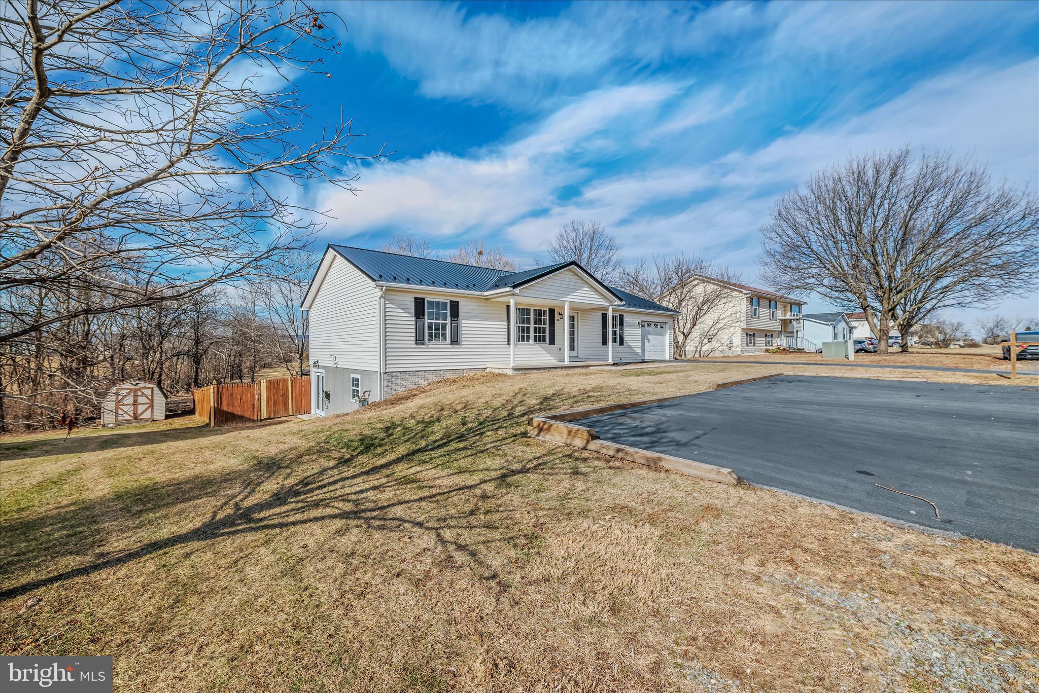 DOUGLAS OAKS - Residential