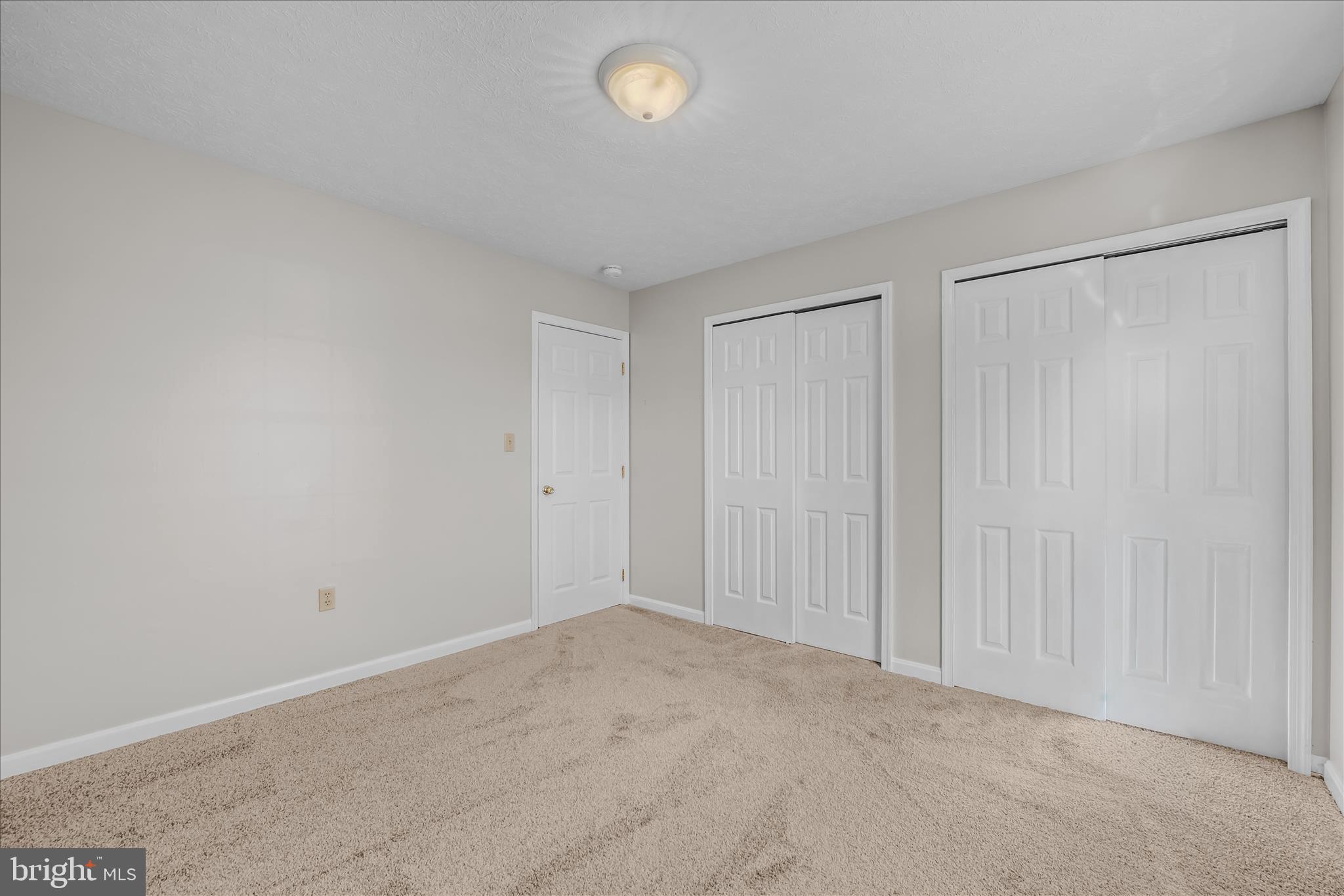 DOUGLAS OAKS - Residential