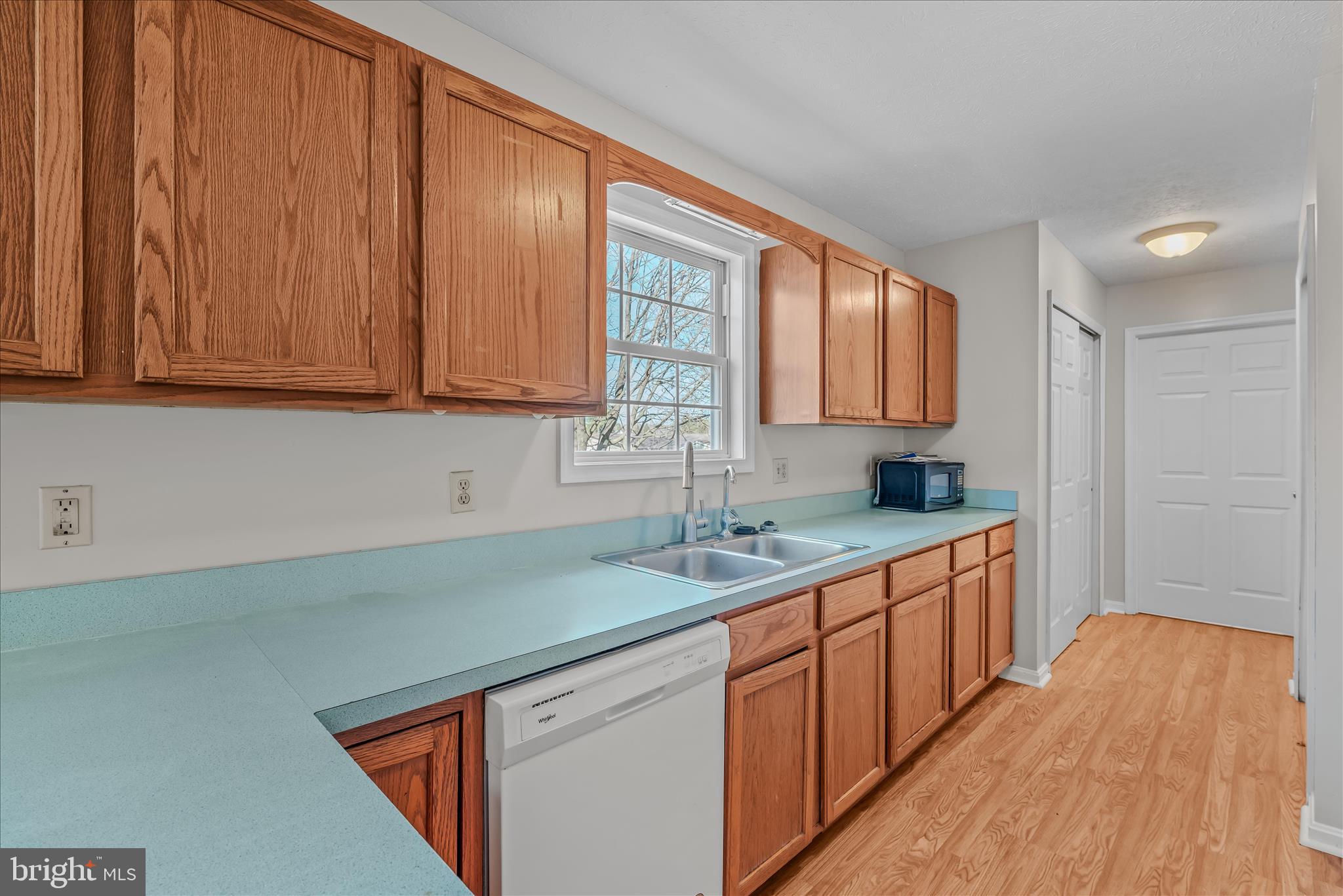 DOUGLAS OAKS - Residential