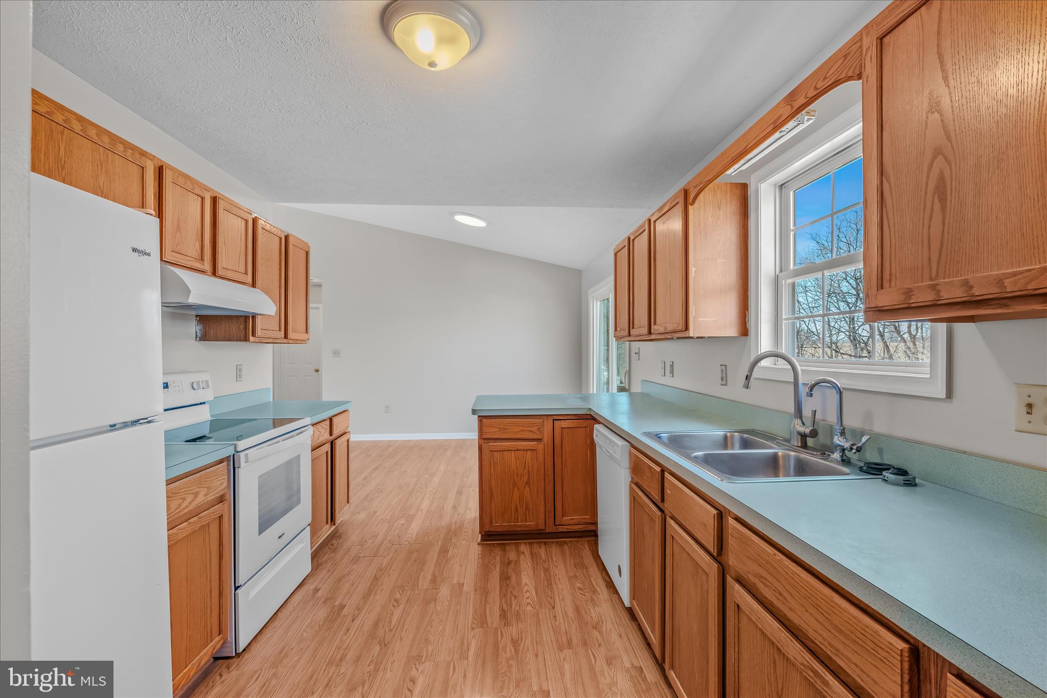 DOUGLAS OAKS - Residential