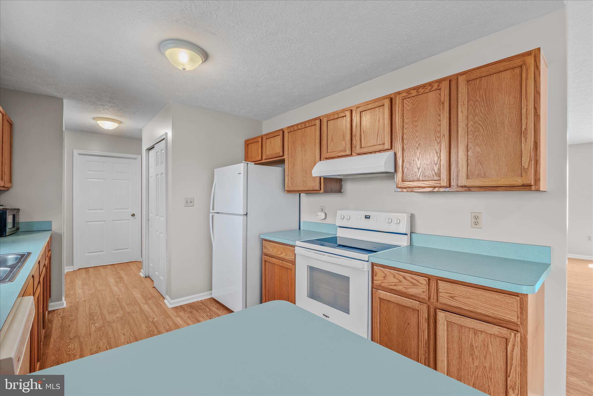 DOUGLAS OAKS - Residential