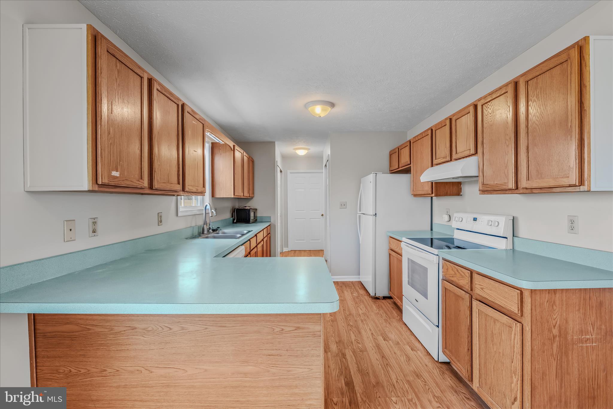 DOUGLAS OAKS - Residential