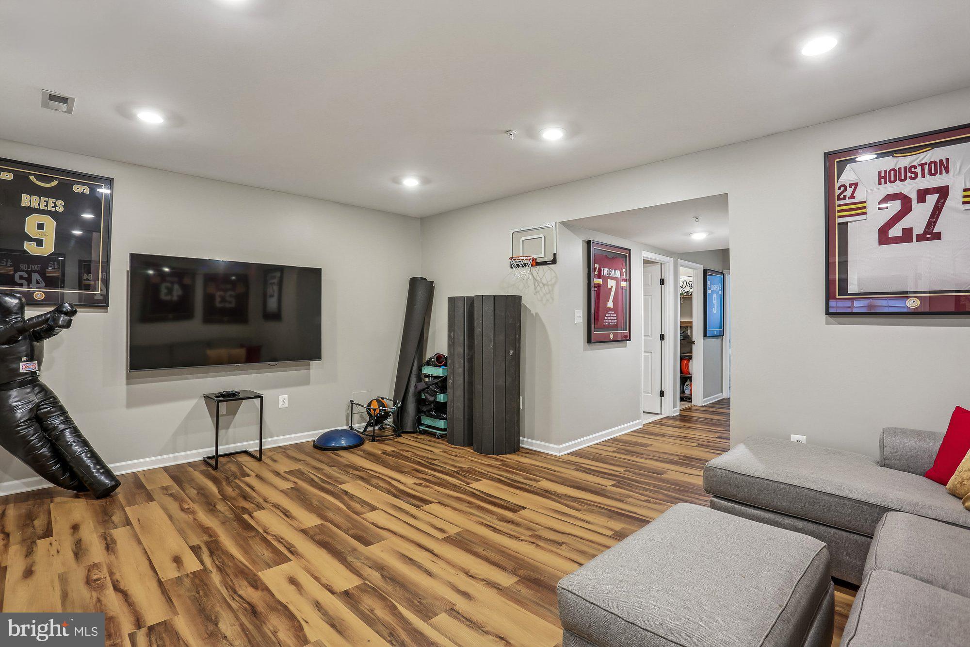 LAKELANDS - Residential